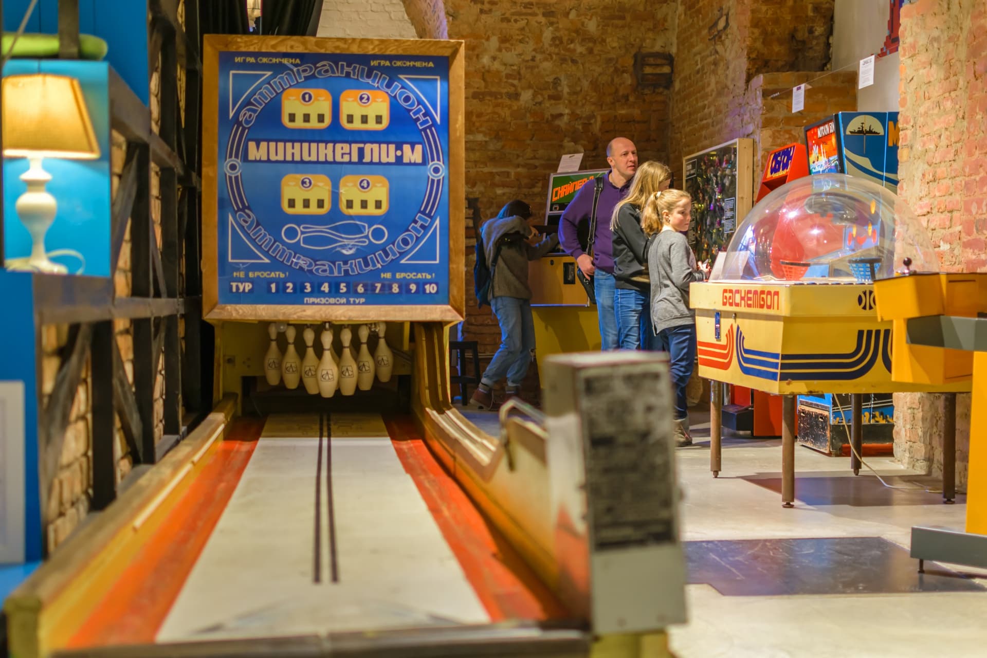 Soviet arcade games, anti-cafés: where to have fun in Moscow and Saint Petersburg?